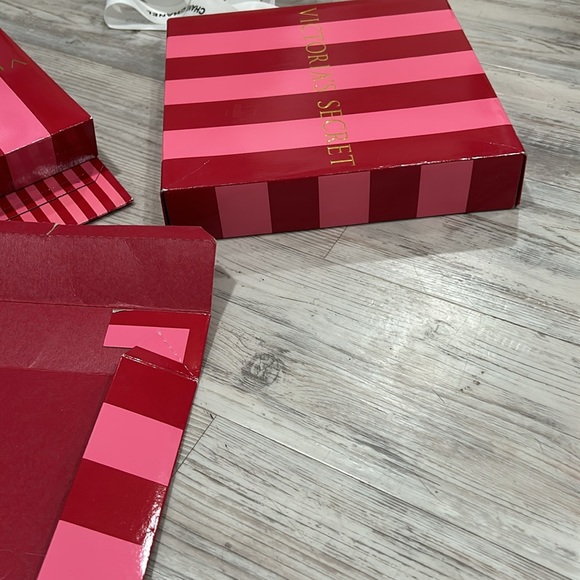 victorious secret new lot box and chanel ribbon - Picture 11 of 11